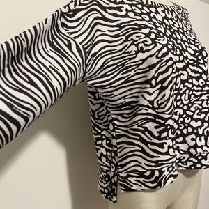 NWT Onzie Yoga Sweatshirt/Sweater Animal Print Women’s S/M High Low